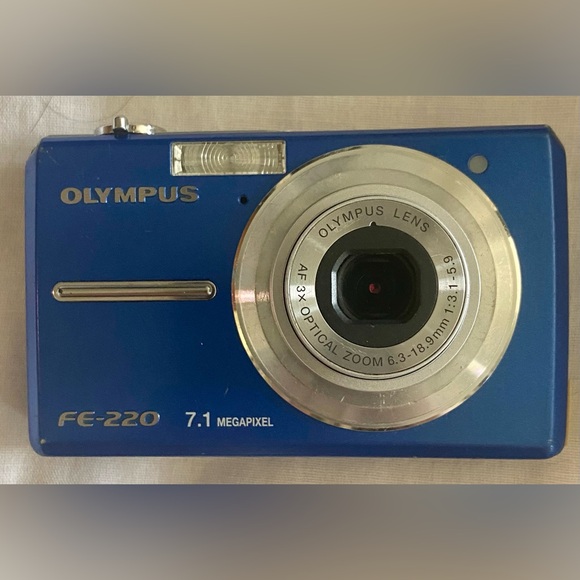 Olympus FE-220 7.1 MP Blue Digital Camera - Working, Used, w/ Battery & Charger - Picture 2 of 7